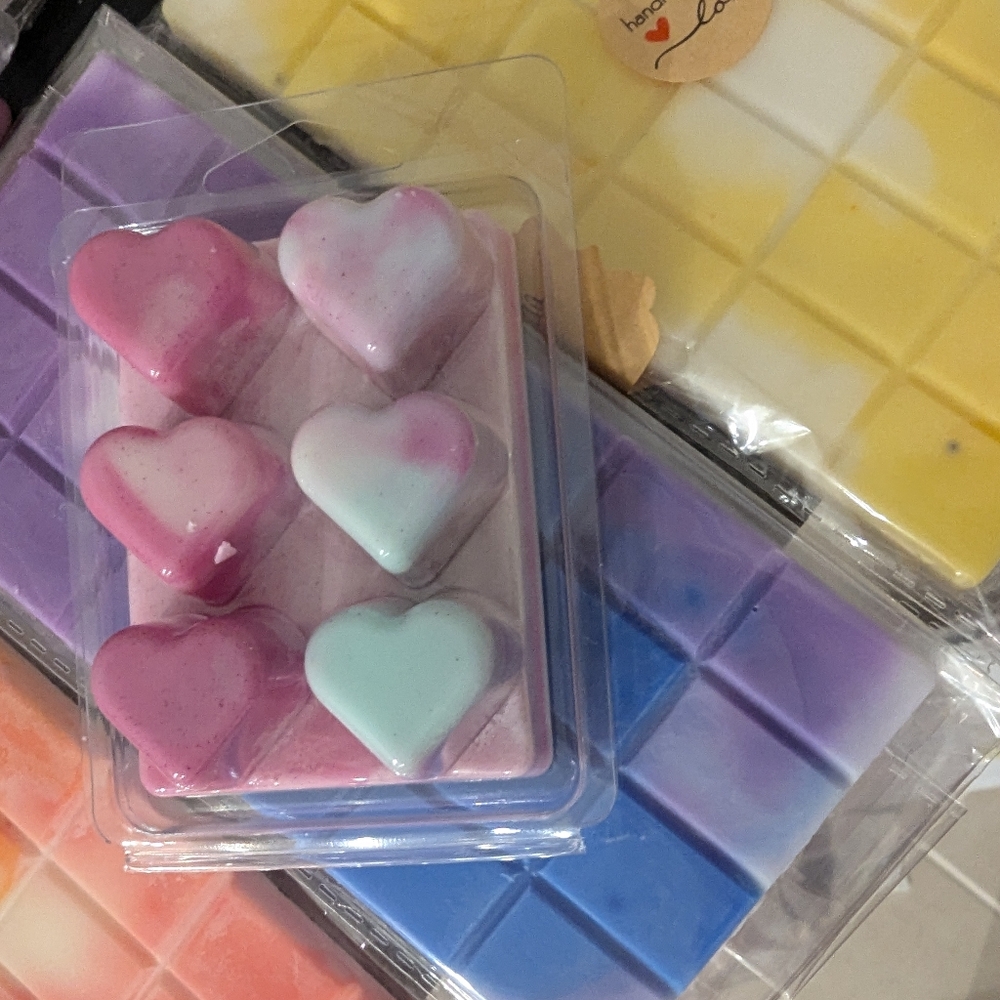 Handmade Candles and Wax Melts - Picture 8 of 9